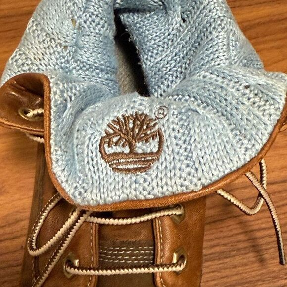 Timberland Woman’s Roll Top Dark Brown Boot With Blue Lining & Stitching. Size 7 - Picture 7 of 9